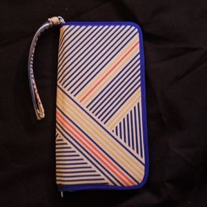 NWOT:Clutch style wristlet wallet